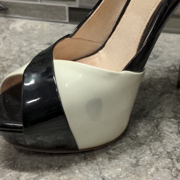 Aldo genuine leather peep toe heels - Picture 6 of 6